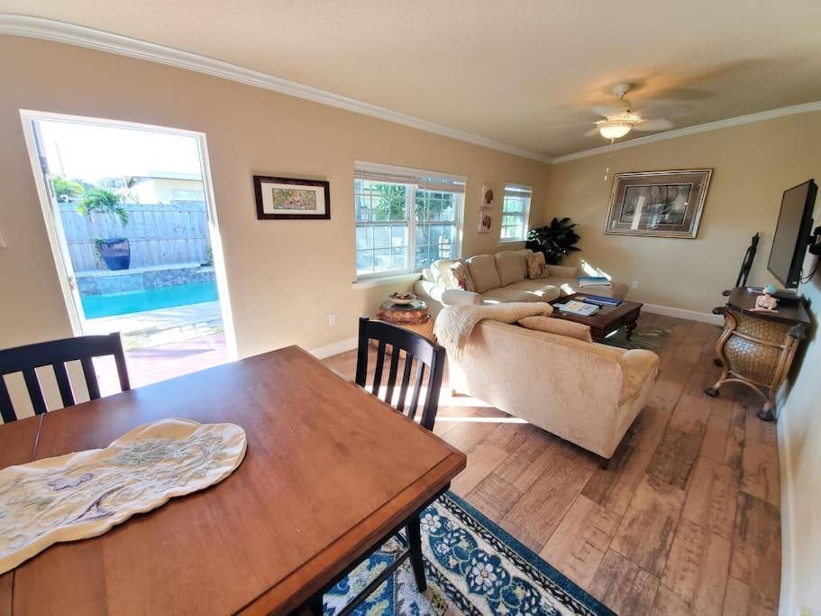 Bahamian Cottage - Heated Pool Walk To The Beach Cocoa Beach Exterior photo